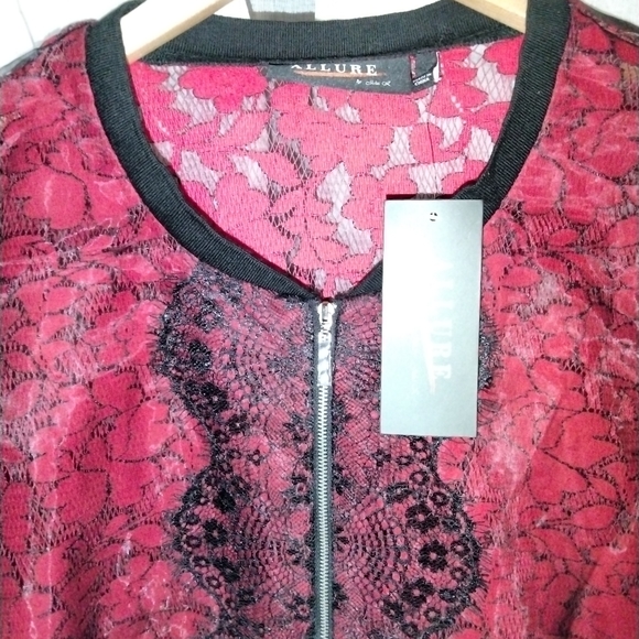 Red lace bomber jacket - Picture 3 of 4